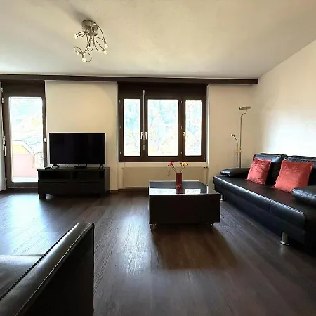 Apartment Laerchenwald 1904 - Neu Renoviert, Neben Skigebiet